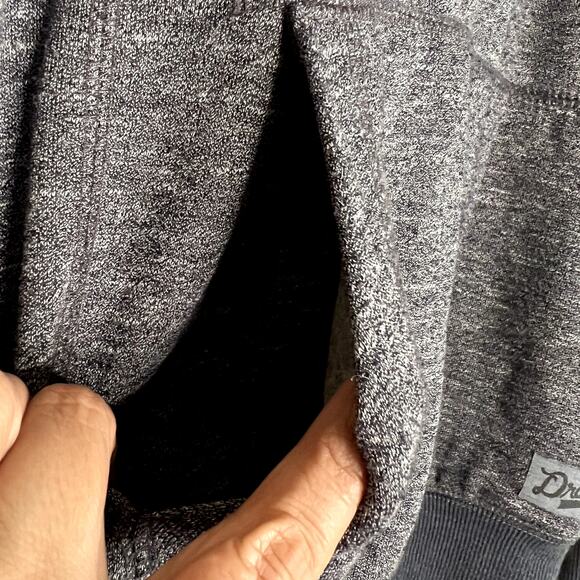 Dravus Hoodie Men Large Sweater Gray Hooded Pullover Pocket Comfy Fall Winter - Picture 7 of 12